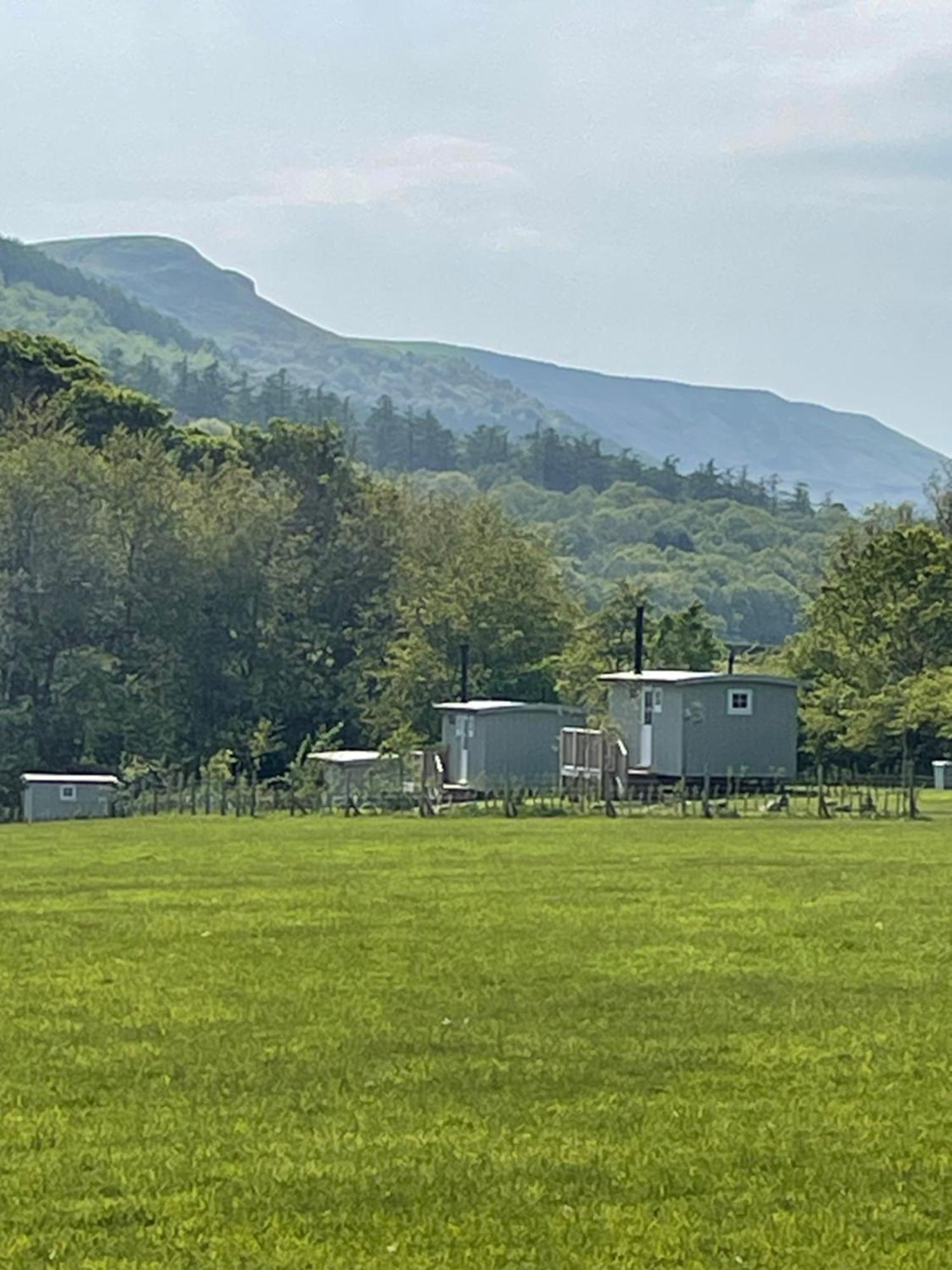 Rosewood Shepherds Hut Hotel Ingleby Greenhow Bagian luar foto